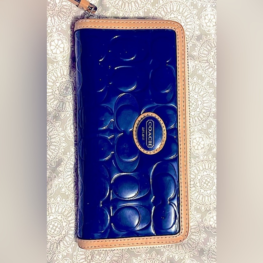 Coach Patent Leather C Monogram Zippy Wallet NWOT